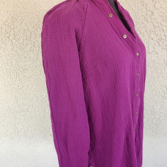 NWT V Neck Button Down Shirt - Picture 5 of 7